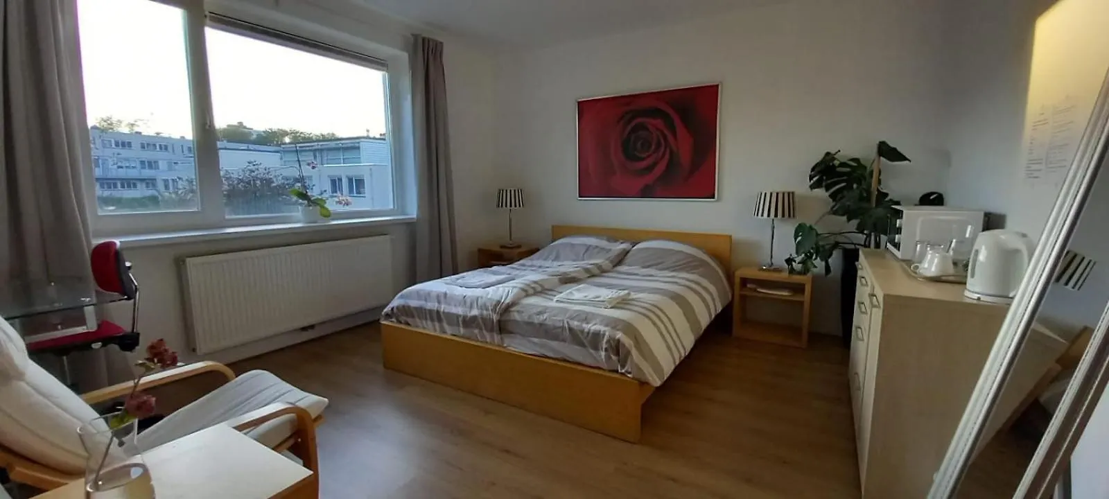 Nocleg ze śniadaniem B&B Luxury Villa, Free Parking, Close To The Center Haga Holandia