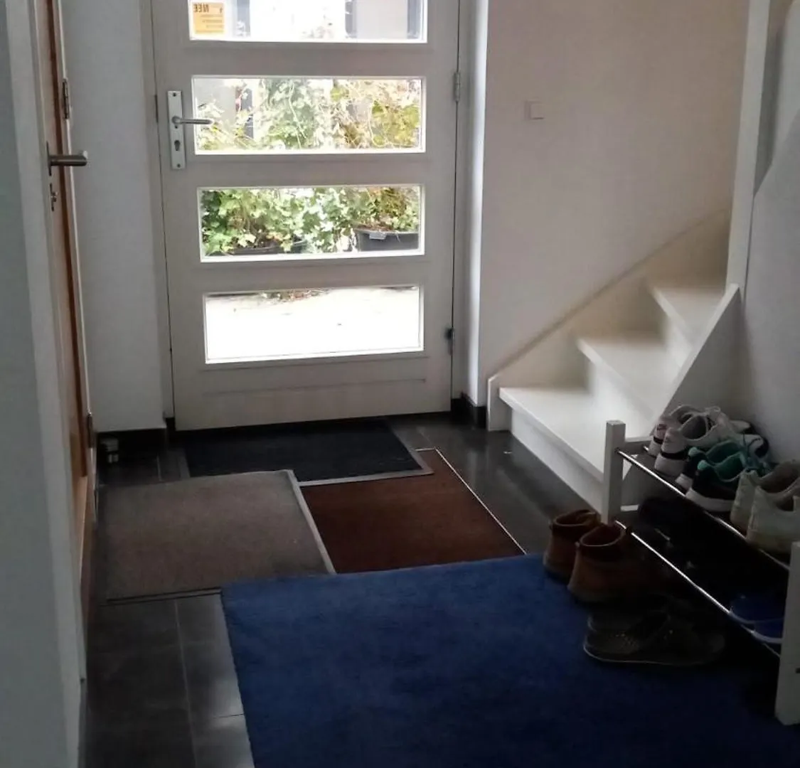 B&B Luxury Villa, Free Parking, Close To The Center Haga Nocleg ze śniadaniem