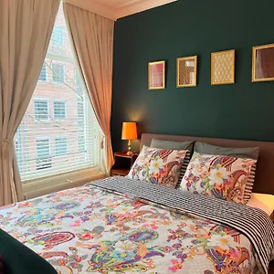 Bed & Breakfast Comfortable Stylish In Centre Of -, Den Haag